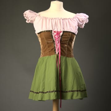 Bavarian Villager - Green and  Light Brown